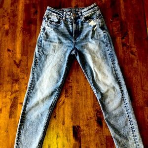 Women’s American Eagle Mom Jeans Size 00